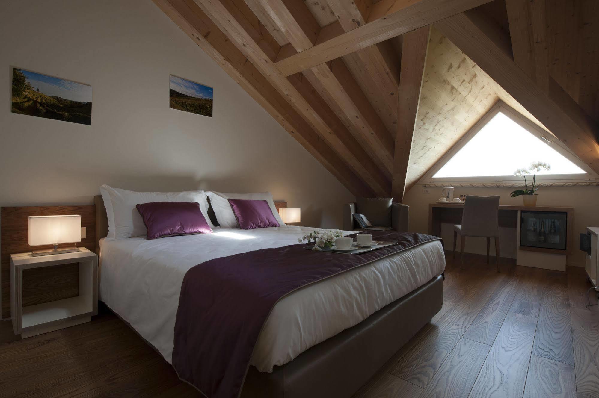 Villa Del Poggio Prosecco Bike Hotel San Pietro Di Feletto Ngoại thất bức ảnh
